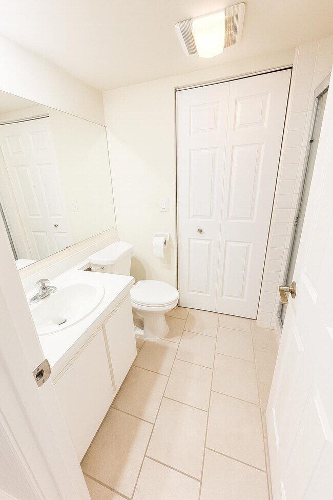 Building Photo - 238 Lake Arbor Dr