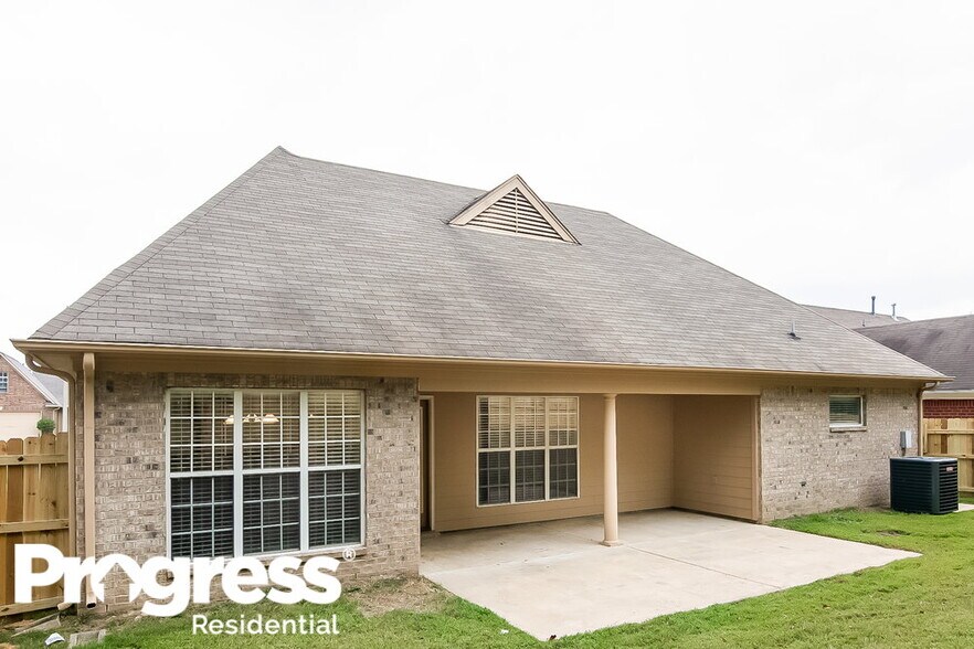 Building Photo - 5695 Kuykendall Dr