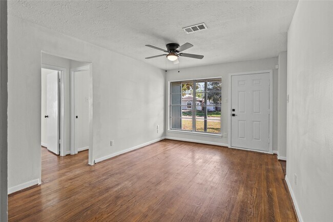 Building Photo - 2811 Morningside Ln