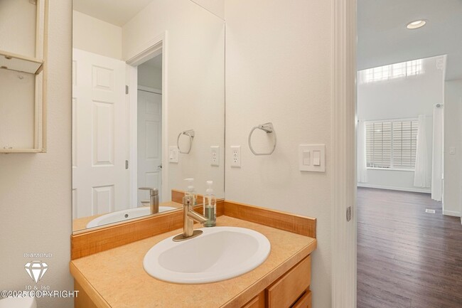 Building Photo - 11476 Discovery Park Dr