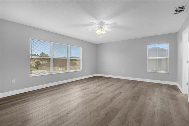 Building Photo - 247 Country Cottage Ln