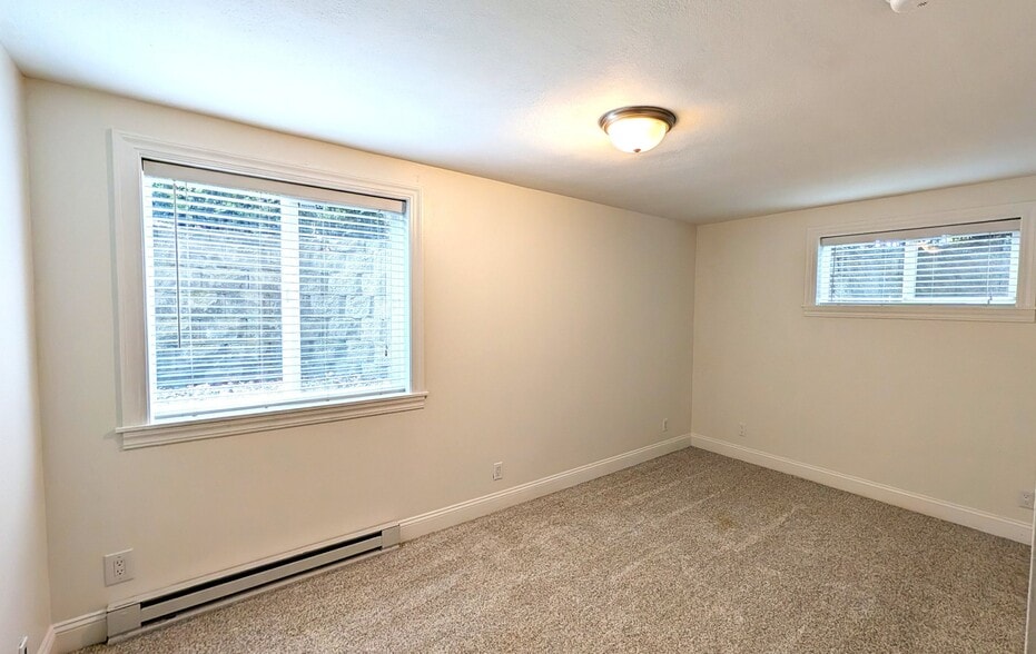 Building Photo - 1109 S Walnut St