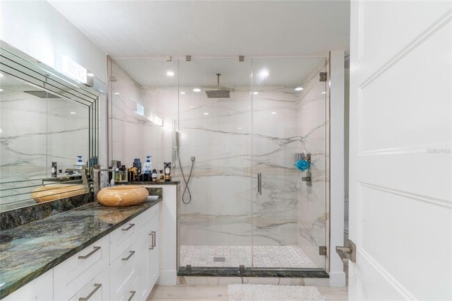 Building Photo - 320 Harbor Passage