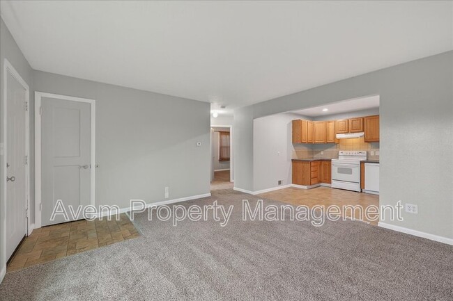 Building Photo - 7405 NE Jonesmore St