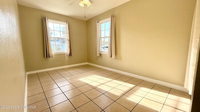 Building Photo - 27 Seminole Dr