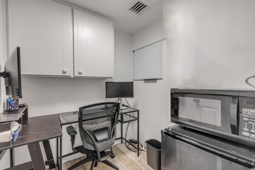 Office - 901 S Atlantic Ave