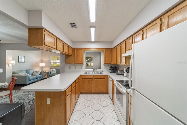 Building Photo - 9438 SW 85th Ave