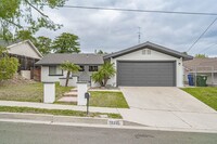 Building Photo - Upgraded 3 Bedroom Rental Home in Canyon C...