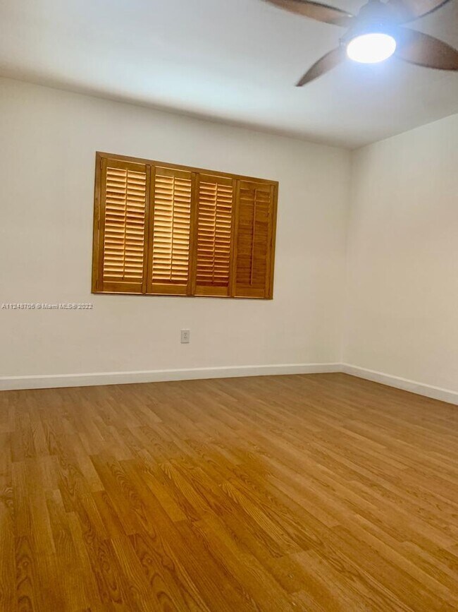 Building Photo - 1001 Surfside Blvd