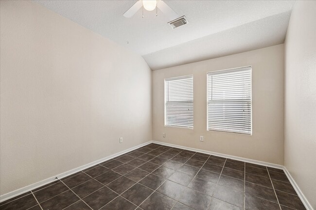 Building Photo - 15519 Hickory Dale St