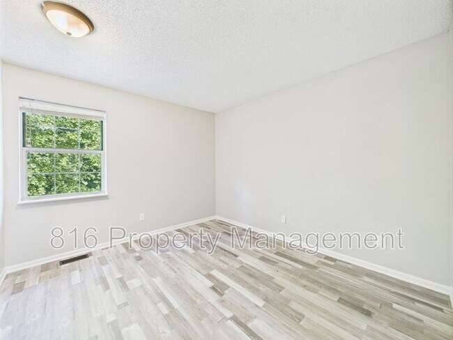 Building Photo - 7941 NW 79th Pl