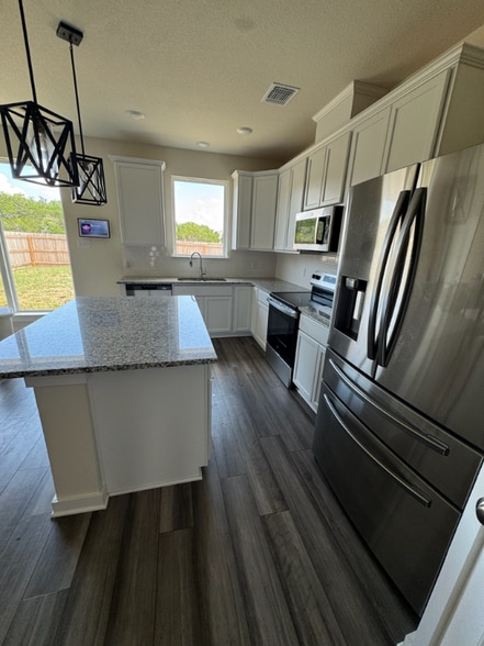 Building Photo - 4644 Allison Dr