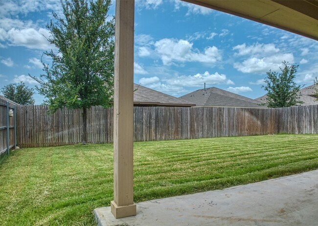 Building Photo - 744 Walls Blvd