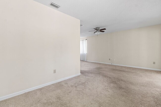 Building Photo - Sweetbriar Home