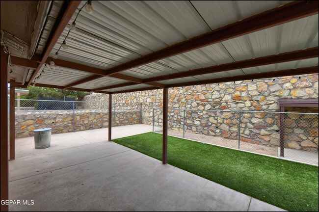 Building Photo - 508 Covington Ridge Way