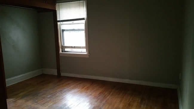 Building Photo - 932 Emerald St