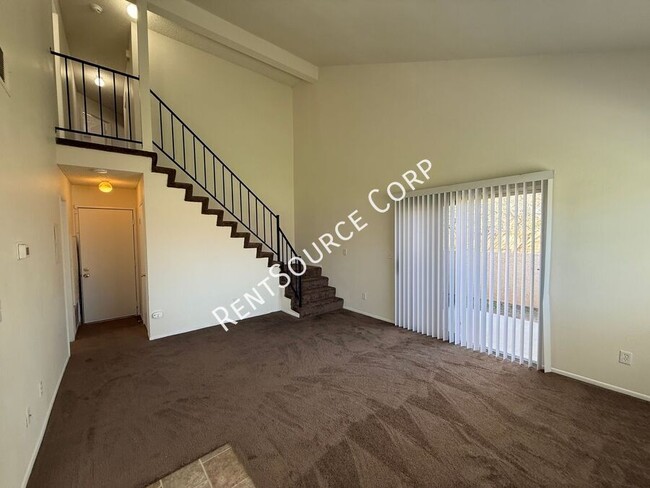 Building Photo - 1601 Cactus Dr