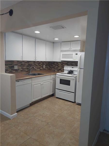 Building Photo - 622 NW 13th St