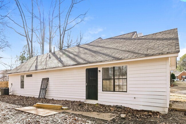 Building Photo - 5833 S Newberry Ln