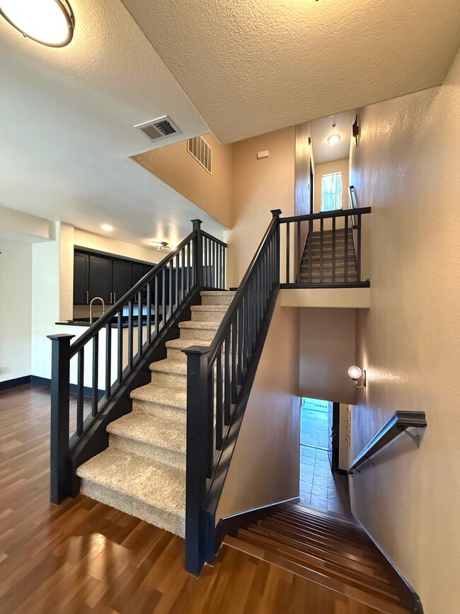 Building Photo - NEW CONSTRUCTION HUGE 1800sf 3BR/3BA 2GR C...