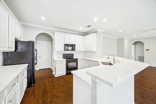 Building Photo - 1315 Varese Dr