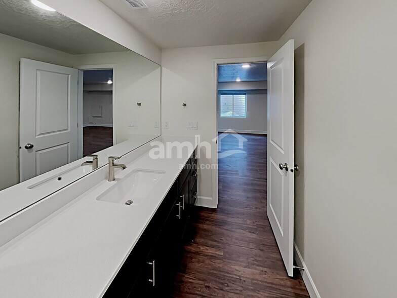 Building Photo - 7377 S Copper Rim Dr