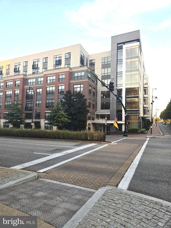 Building Photo - 145 Riverhaven Dr