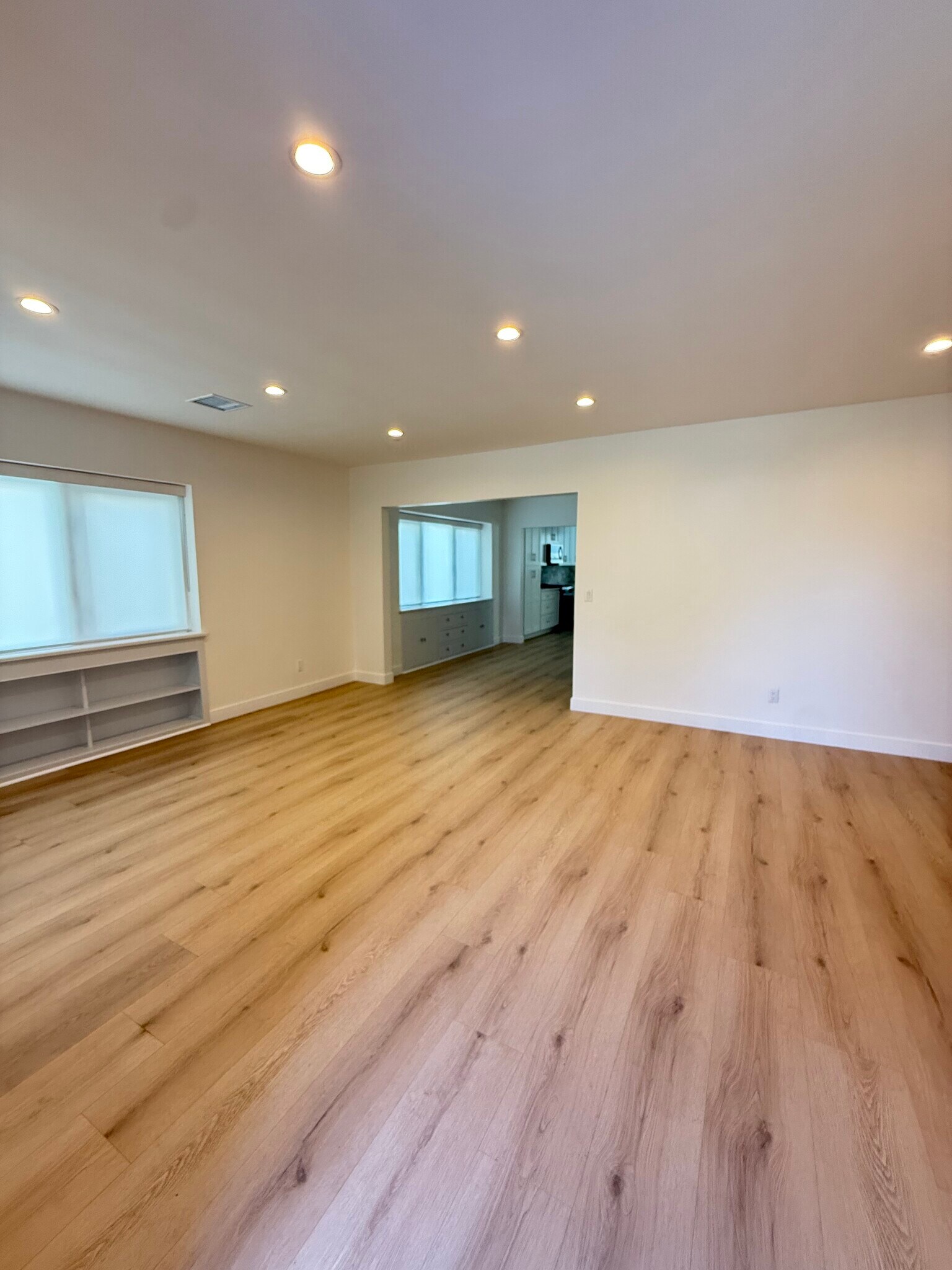 Building Photo - 3702 Somerset Dr