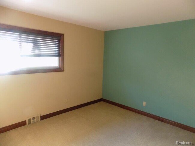 Building Photo - 53400 Tundra Dr