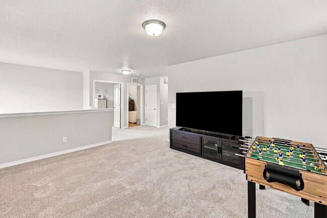 Building Photo - Beautiful 2025-Built 5 Bedroom Home with Finished Walk-Out Basement