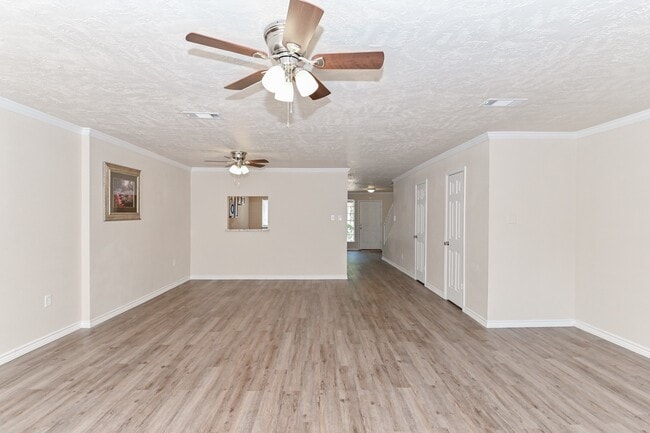 Building Photo - 3 BEDROOM HOUSE FOR LEASE