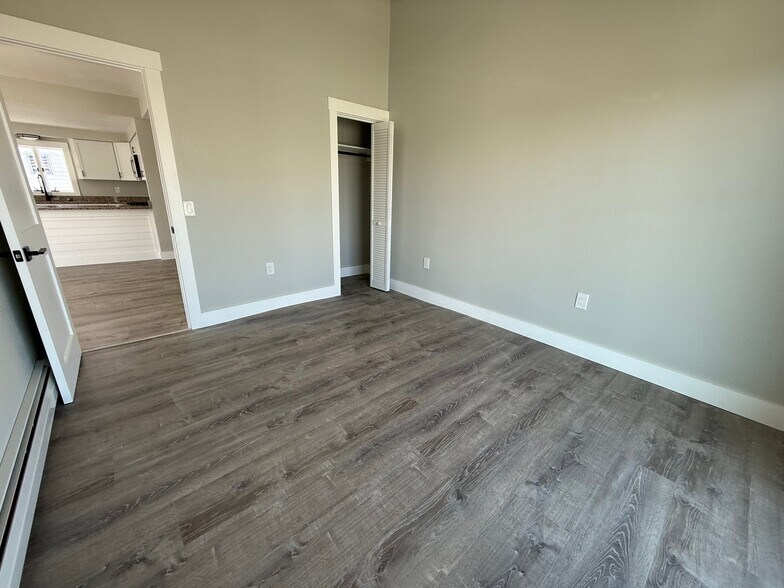 Building Photo - 158 Ashworth Ave