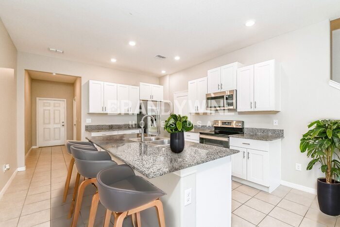 Building Photo - 14206 Riva Ridge Pl