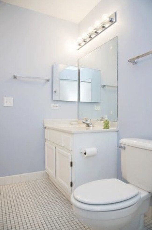 Main Bathroom - 457 Valley Dr