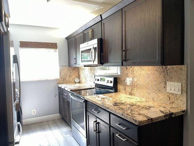 Building Photo - 2800 Fiore Way