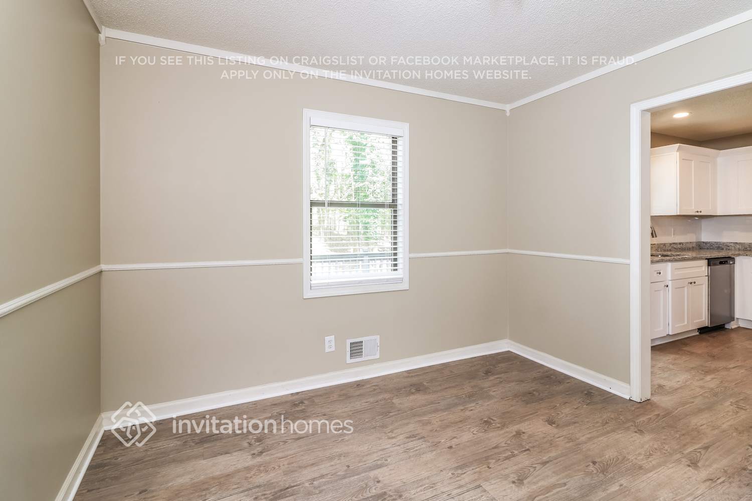 Building Photo - 813 Emerald Falls