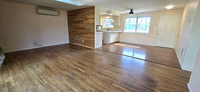 Building Photo - Spacious 3 Bedroom Home in North Corvallis
