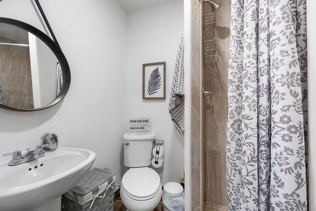 Building Photo - 1401 Mystic Ct