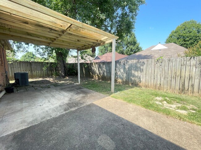 Building Photo - 5884 Alexandria Ln