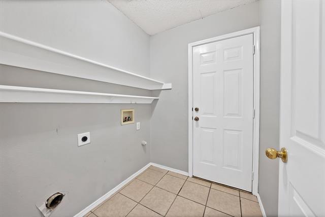 Building Photo - 745 Woodridge Dr