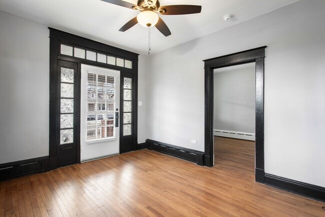 Building Photo - $2,000 / 3 br / 2.0 ba / 1,249 sqft