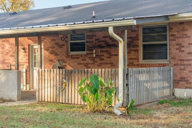 Building Photo - 106 Bluewater Dr