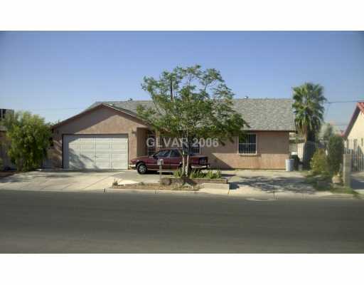 Primary Photo - Great 3 Bedroom 2 Bathroom House in wonder...