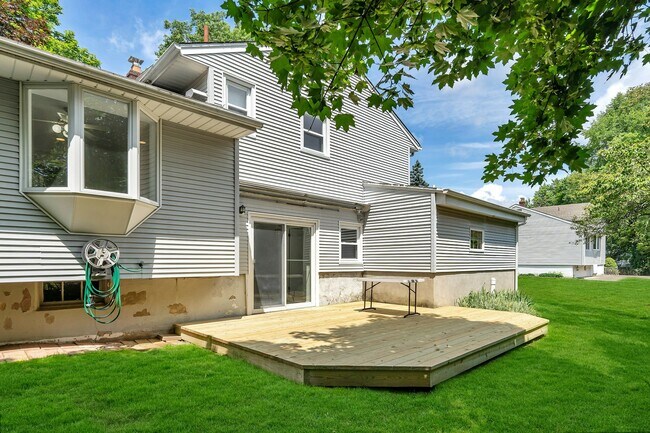 Building Photo - 516 Knickerbocker Rd