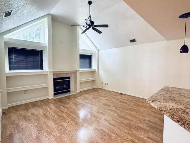 Building Photo - 3249 Fayette Dr