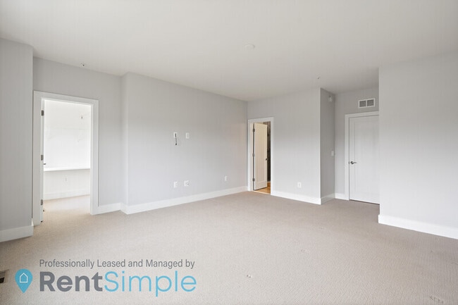 Building Photo - 44798 Tiverton Sq