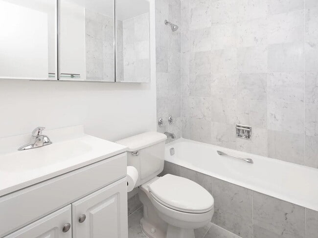 Building Photo - 200 Rector Pl