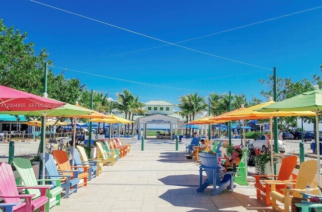 Building Photo - 1856 NE 46th St