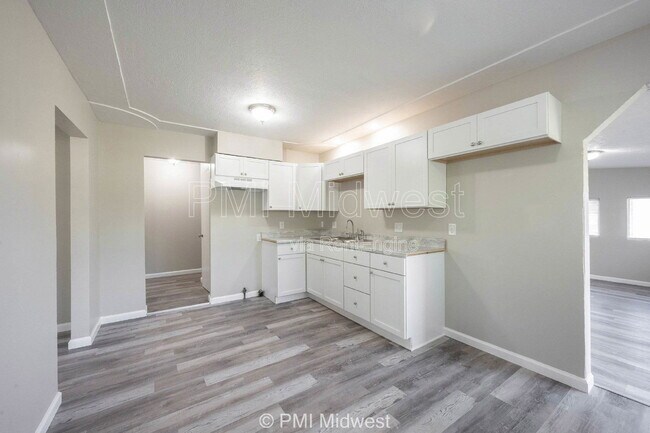 Building Photo - 6276 Eastgate Ave