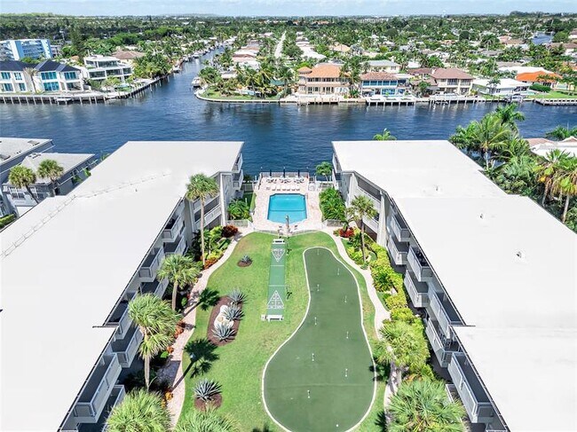 Building Photo - 1198 Hillsboro Mile